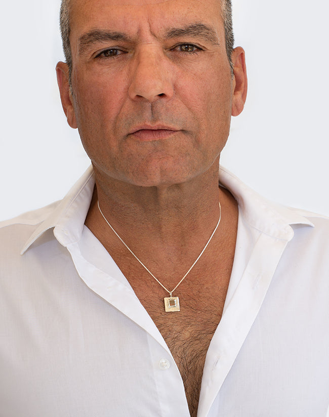 תליון מרובע ג’רוזלם ננו תנ”ך עם חריטה ש.א.ה עבודת יד